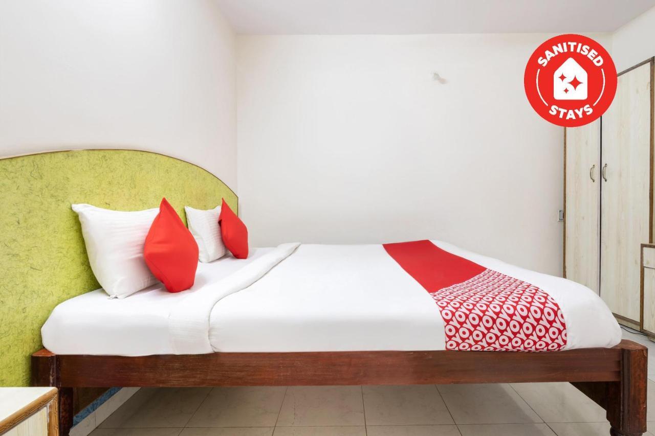 Oyo 16123 Chandana Deluxe Bangalore Exterior foto
