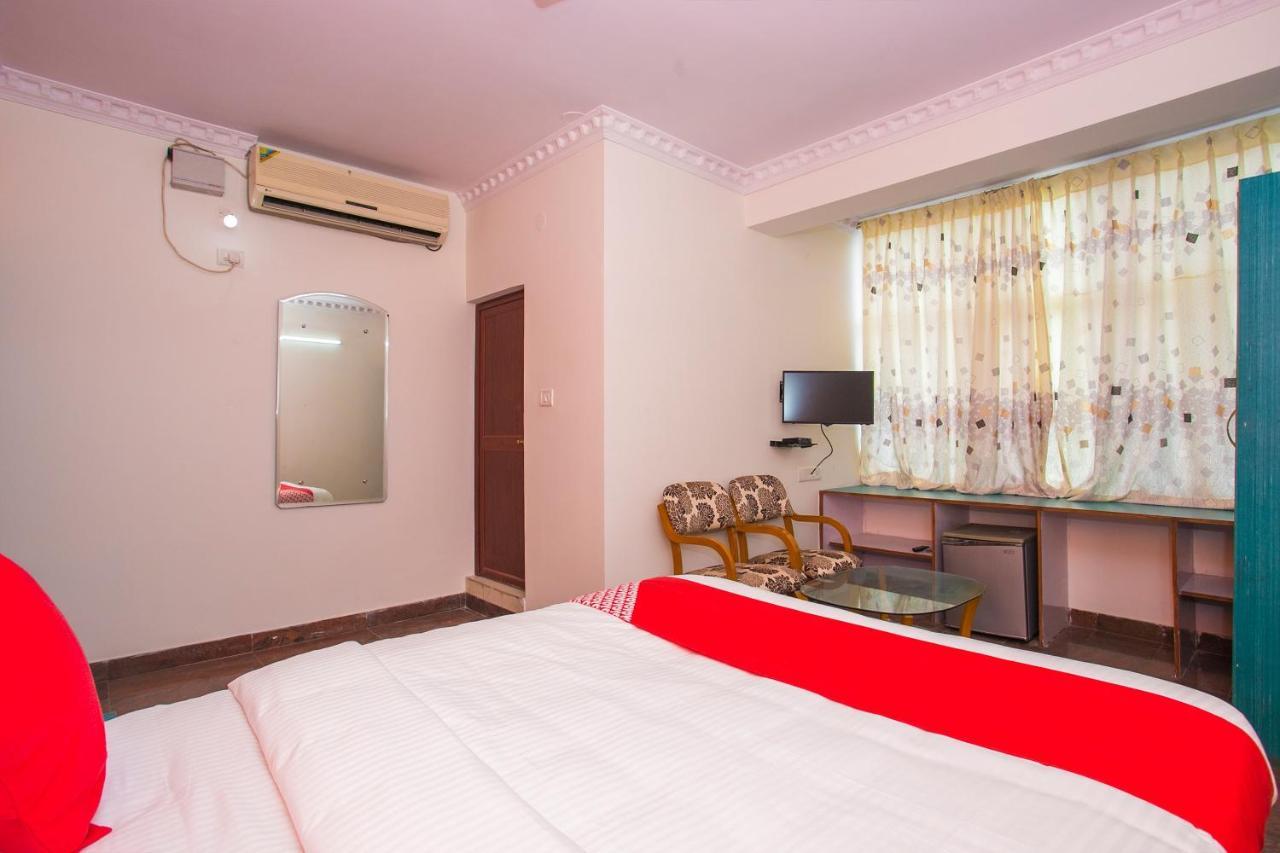 Oyo 16123 Chandana Deluxe Bangalore Exterior foto