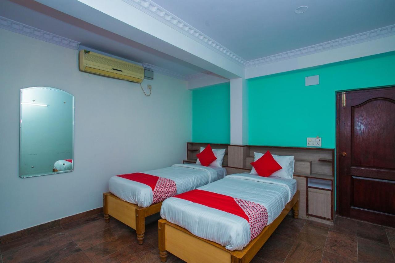 Oyo 16123 Chandana Deluxe Bangalore Exterior foto