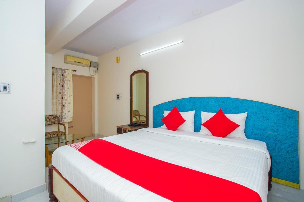 Oyo 16123 Chandana Deluxe Bangalore Exterior foto