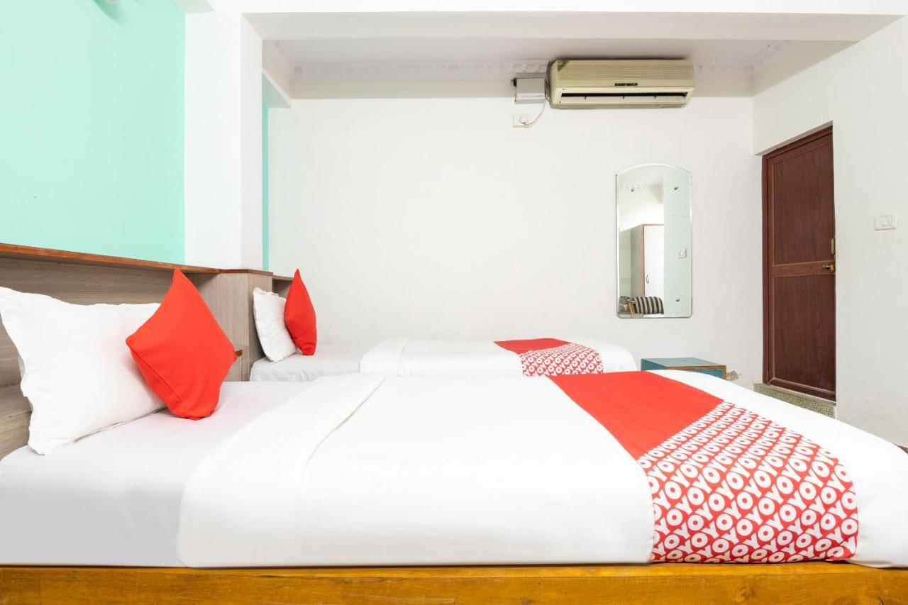 Oyo 16123 Chandana Deluxe Bangalore Exterior foto